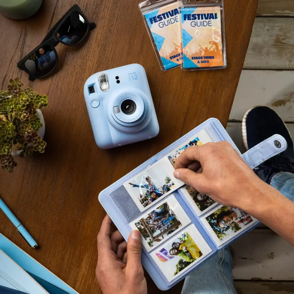 instax_mini_12_-_lifestyle_image_-_blue.webp