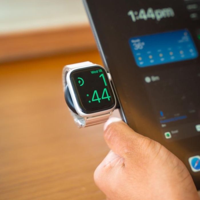 Goui 3 in 1 Ultra Wireless Charging Stand Black