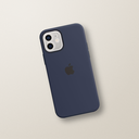 Apple Silicone Case with MagSafe for iPhone 12 / 12 Pro – lifestyle
