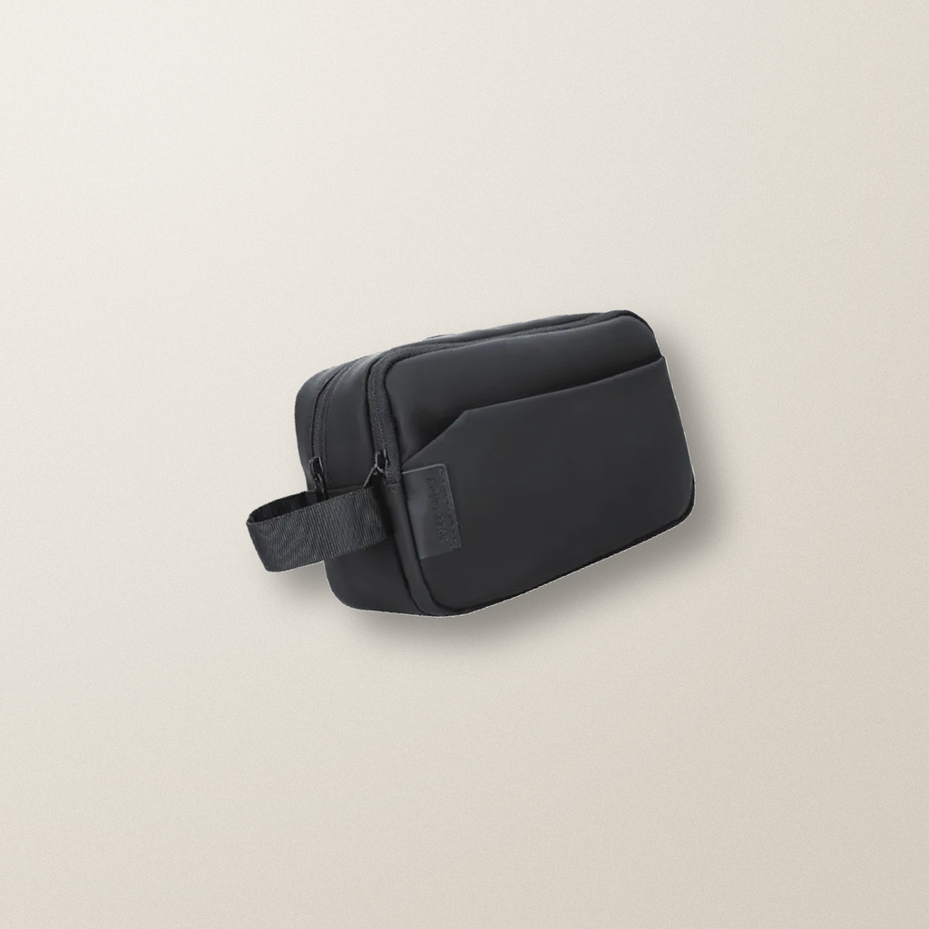 Green Lion Urban Travel Pouch - Black – lifestyle