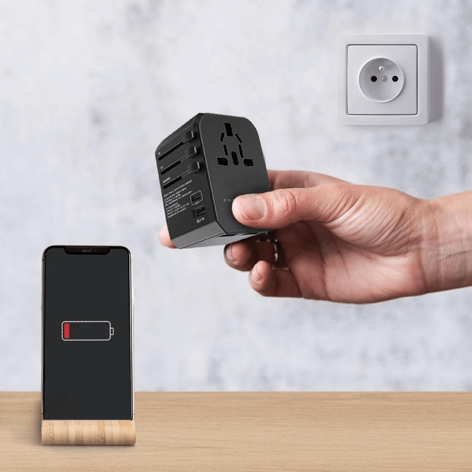 Powerology PD 45W Fast Charge + 2A USB Dual Output Universal Travel Adapter With 3 USB Ports