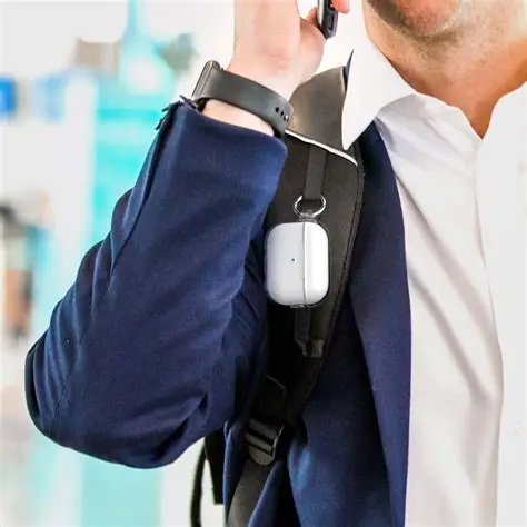 Viva Madrid Clar Case for Airpods 3 With Silver Keychain