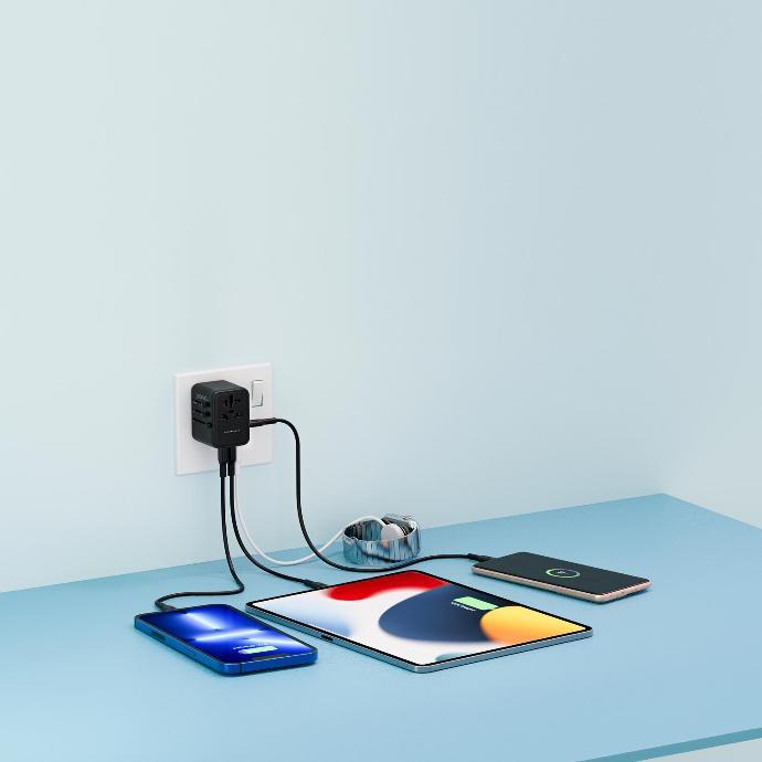 Powerology Universal Multi-Port Travel Adapter 65W