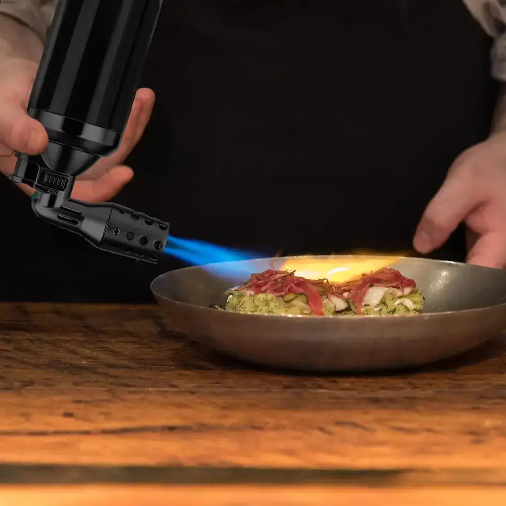 Porodo Lifestyle Jetblaze Windproof Flame Lighter - Black2.webp